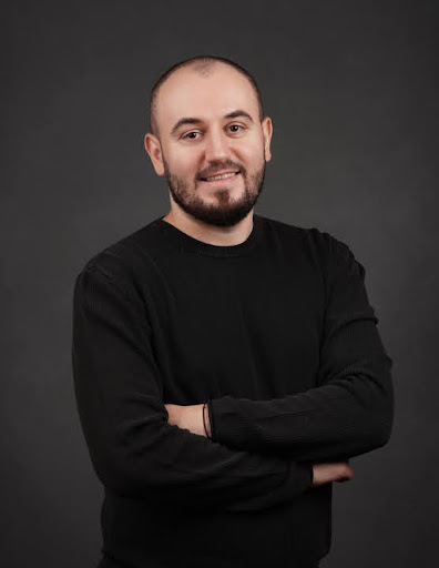 Raul headshot valimail support team